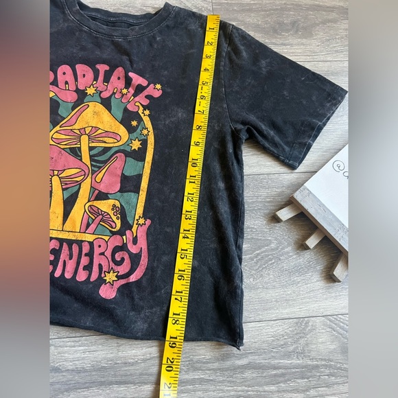 Fifth Sun Radiate Good Energy mushroom tee in charcoal tie dye. Size S - Picture 7 of 7